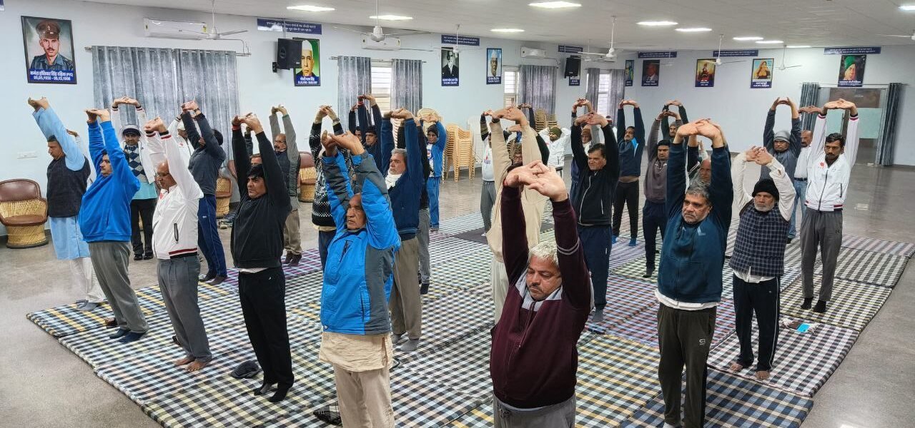 रेवाड़ी: कड़कड़ाती ठंड और कोहरे में टॉर्च की रोशनी से चमका शहर, 61वीं सफाई क्रांति बनी मिसाल