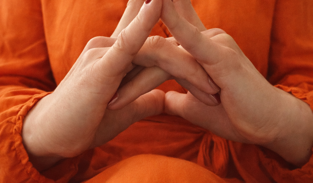 Anahata / Lotus Mudra) : Open Your Heart Chakra