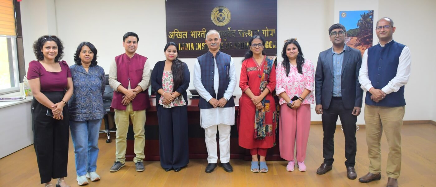 AIIA प्रेस टूर: प्रो. प्रजापति ने दिखाई आयुर्वेद की आधुनिक शक्ति | आयुष्य पथ