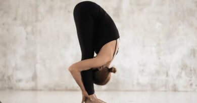 Hastapadasana (#नियमित योग): पाचन और रीढ़ के लिए बेस्ट योगासन | Step-by-Step