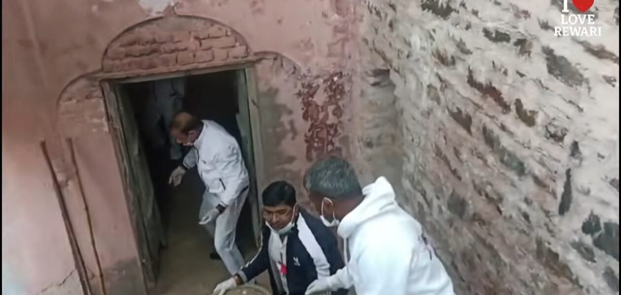 रेवाड़ी: बड़ा तालाब की सफाई क्रांति में तहखाने से मिली धरोहर